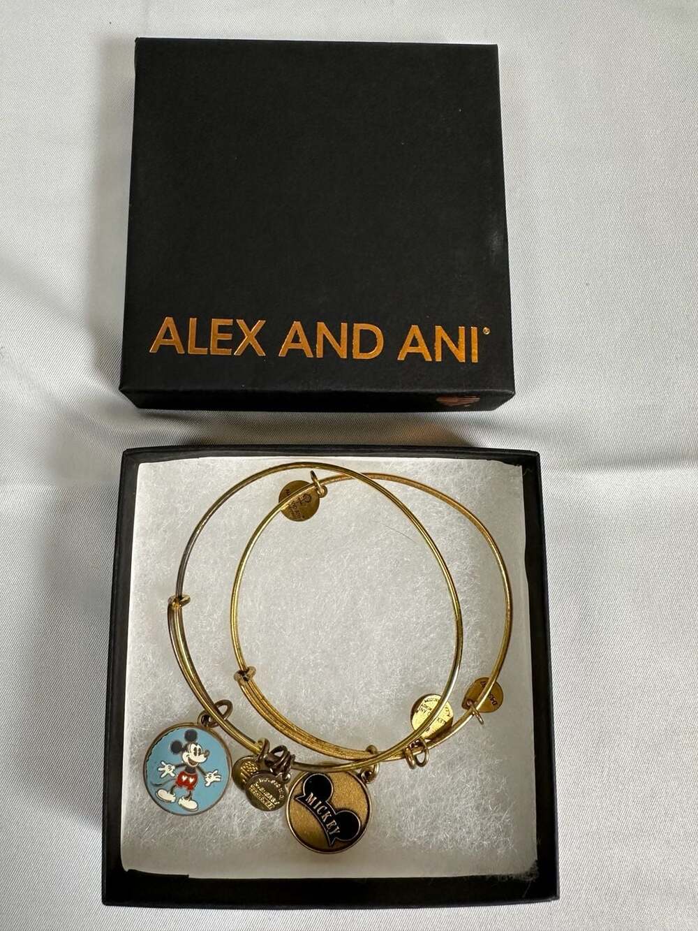 Alex & Ani Disney Mickey Mouse Heart Shorts Ear-Hat Charm Bangle Bracelet Set